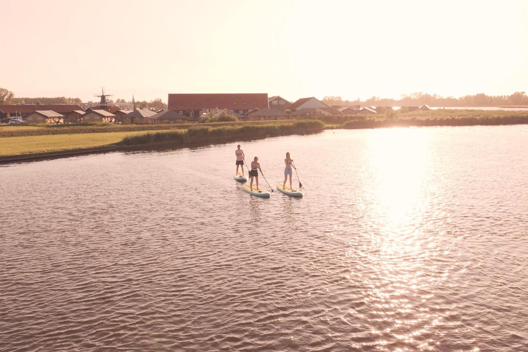 Dutchen Erfgoedpark De Hoop Glamping Hotel Uitgeest Bagian luar foto